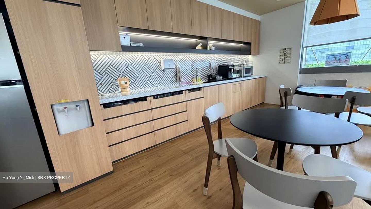 Elementum (D5), Office #633270101